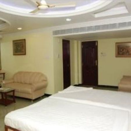 Shri Perumal Inn Pondicherry Exterior photo