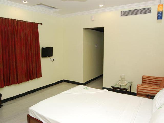 Shri Perumal Inn Pondicherry Room photo